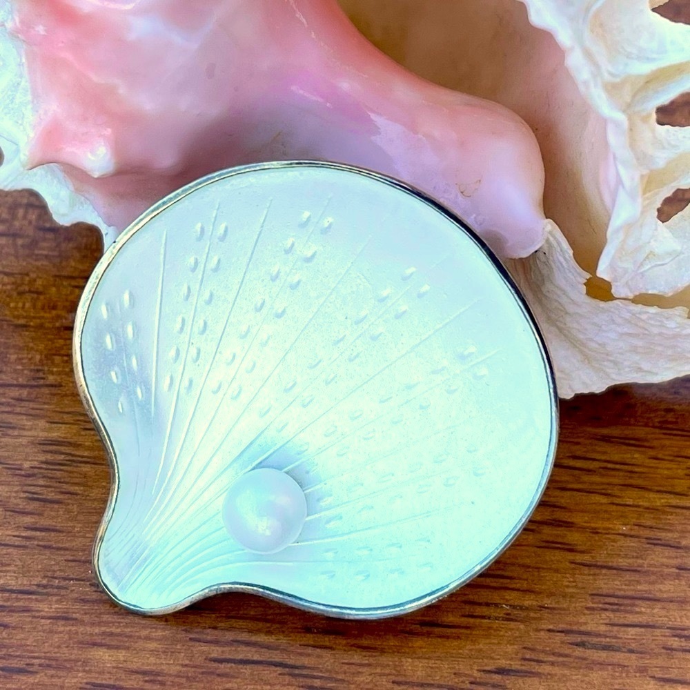 Finn Jensen Norway Guilloché Oyster Brooch Lustrous Genuine Pearl Vintage 1950's